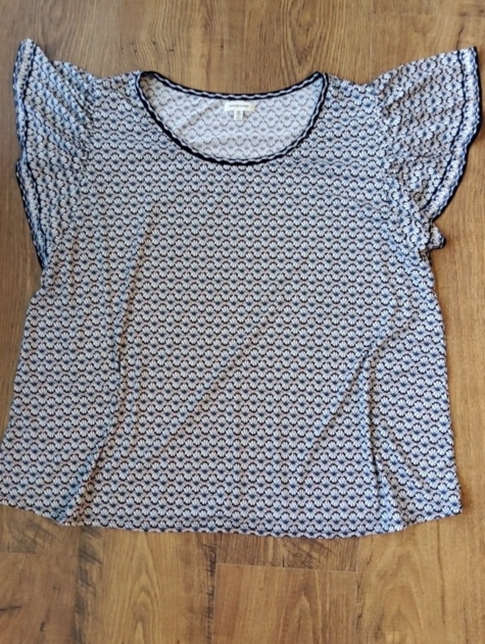 Max Studio Navy & White Geometric Flutter-Sleeve Top 2X Ladies Plus